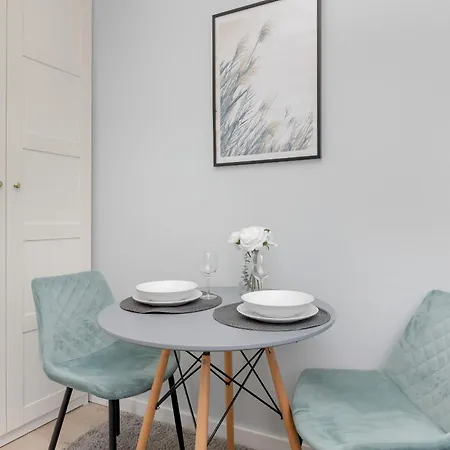 Cosy Near The Old Town In By Renters شقة غدانسك