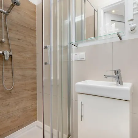 Cosy Near The Old Town In By Renters *