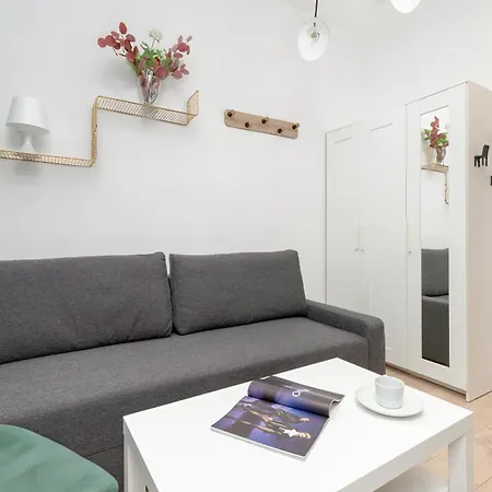 Cosy Near The Old Town In By Renters شقة غدانسك