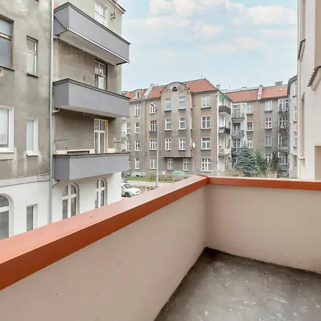Cosy Near The Old Town In By Renters